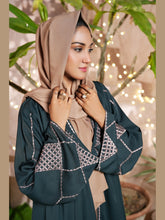 Nazli Abaya